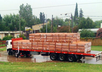 “Circulación de camiones de gran porte por calles de Maschwitz”
