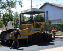 Pavimentan un circuito de 18 cuadras en Garín