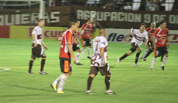 En una noche negra, Armenio no pudo contra Platense y perdió 2 a 0