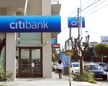 Asalto express en la sucursal del Citibank en Escobar