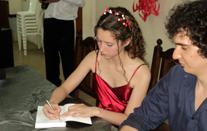 Una escritora matheuense de 15 años presentó su primera novela