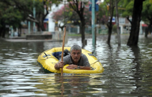 El trágico temporal dejó más de 50 muertos y una conclusión: Estamos solos