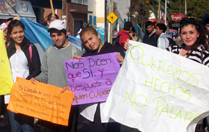 Alumnos de la Secundaria Nº 17 volvieron a reclamar la construcción de las aulas