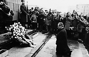 El enemigo íntimo: de la adulación a la traición política