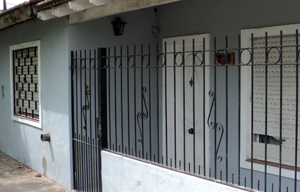 El padre de un concejal de Garín fue detenido por balear a un delincuente