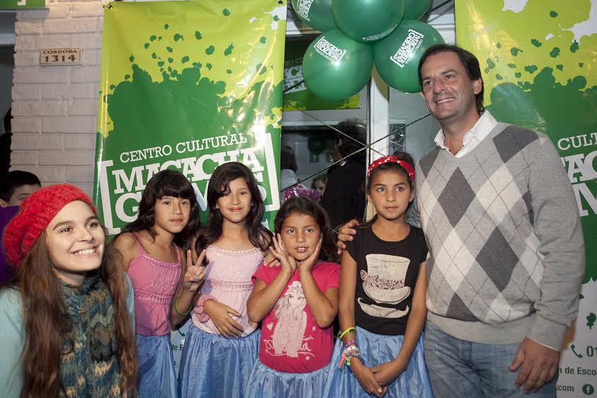 El Centro Cultural “Macacha Güemes” desembarcó en Maschwitz