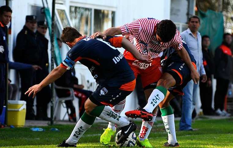 Armenio no pudo frenar a Los Andes y perdió 2 a 0 en Maschwitz