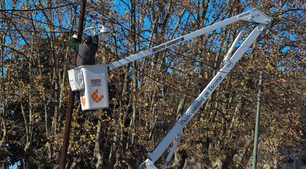 Continúa la reconversión del alumbrado público en el centro y barrios de Garín