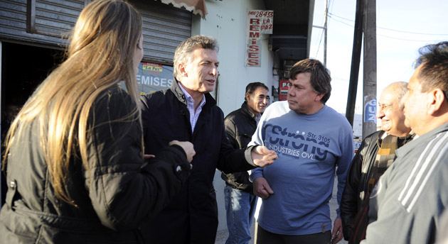 Mauricio Macri visitó una fábrica en Escobar junto a Leandro Costa