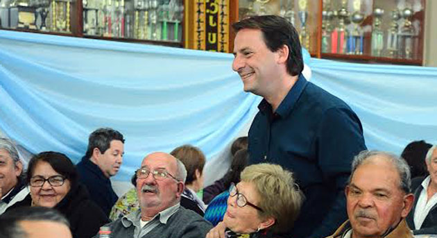 Ariel Sujarchuk agasajó a más de quinientos adultos mayores del distrito