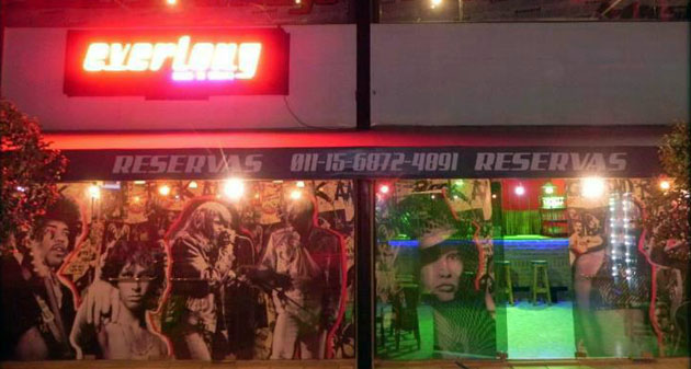 El rock de la zona: una espada convertida en lanza