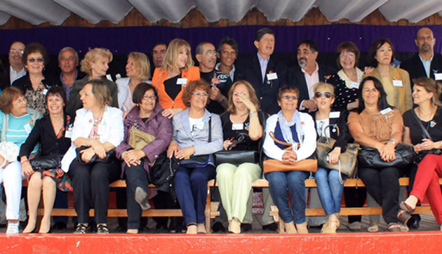 Escritores garinenses presentarán Una historia en bancos de madera