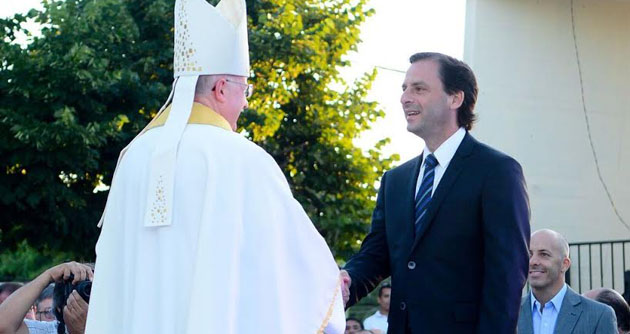 Ariel Sujarchuk asistió a la asunción de monseñor Laxague como nuevo Obispo