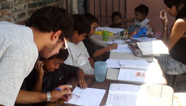 El Colectivo Cultural convoca a voluntarios para clases de apoyo escolar