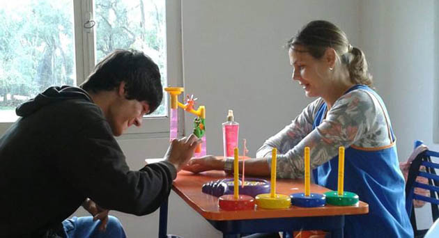 Feria de artes y espectáculos en AUPA por el Día de Concienciación del Autismo