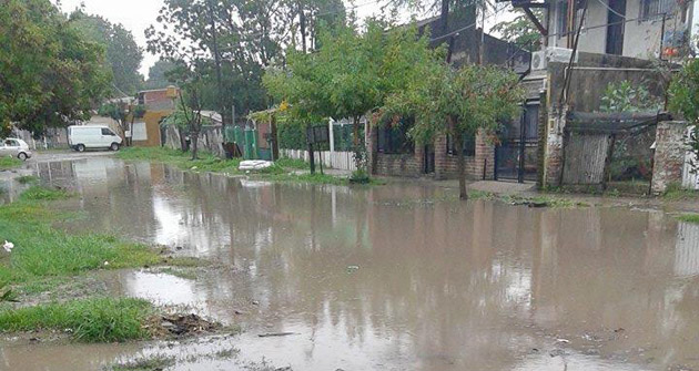 Problemas con las lluvias sobre la calle Chaco