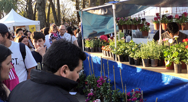 Prelanzamiento de la 53º Fiesta Nacional de la Flor en la plaza de Escobar