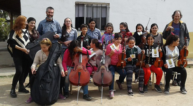 Donación del Instituto Nacional de Música a la Orquesta Escuela de Maschwitz