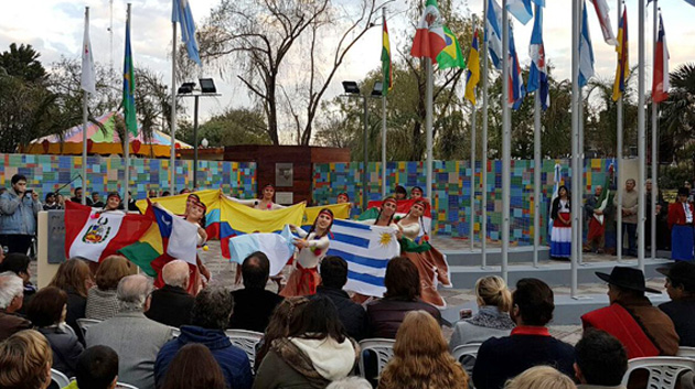 Nuevo look: Quedó inaugurada la puesta en valor de la plazoleta América Latina