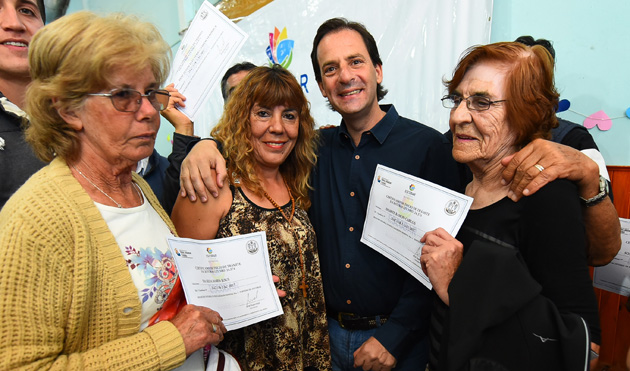 Más de 350 familias recibieron los papeles para regularizar la situación de sus tierras