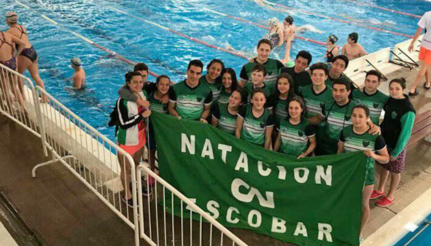 El equipo de natación del CAIDE cosechó cinco medallas en el Provincial de Miramar