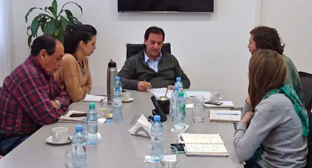 Le entregaron a Sujarchuk el informe del Congreso Urbano y Ambiental de Escobar