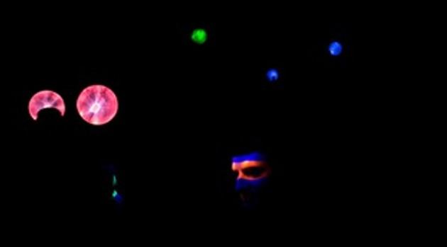 Un viaje de sentidos por la oscuridad: El teatro ciego llega al Seminari