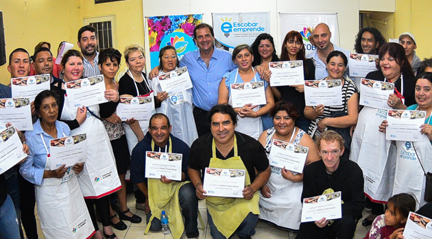 El Intendente entregó kits de herramientas a medio centenar de emprendedores