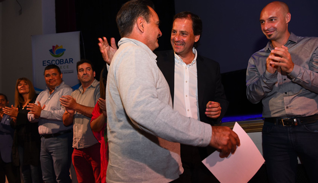 Sujarchuk pagó un bono de fin de año de $3.000 a los trabajadores municipales