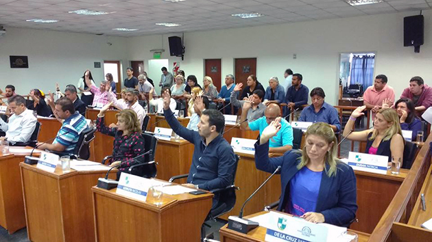 La controvertida actitud de una concejal macrista en la apertura de las sesiones