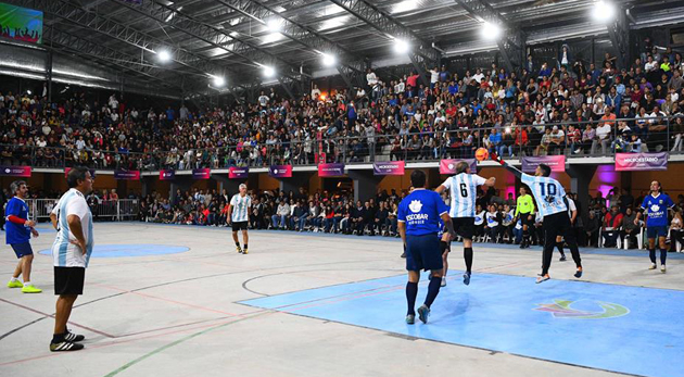 Una fiesta inaugural inolvidable para el microestadio municipal de Garín