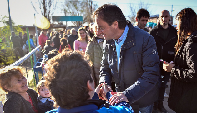 El Intendente recorrió obras de asfalto y estabilizado en Lambaré y Doña Justa