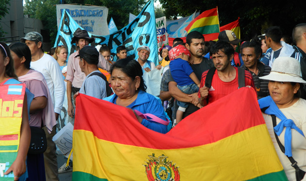 Masiva movilización en Escobar para repudiar el golpe de Estado en Bolivia