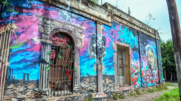 Artistas locales realizaron un nuevo mural a una cuadra de la plaza central de Escobar