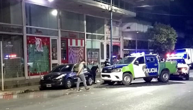 Mujer de 25 años murió al caer de un noveno piso en un confuso episodio