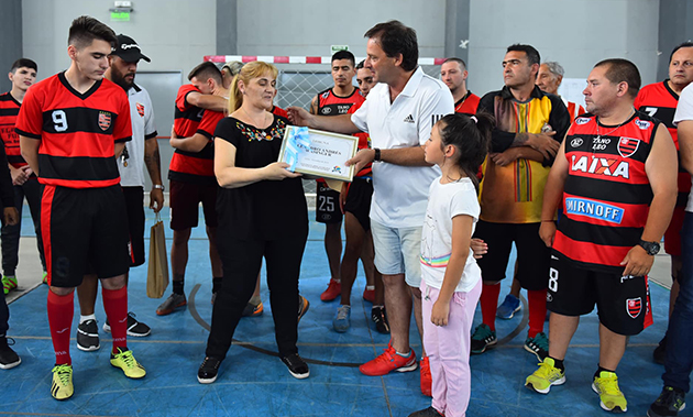 Emotivo homenaje a Leandro Wasinger, un referente del fútbol infantil de Garín