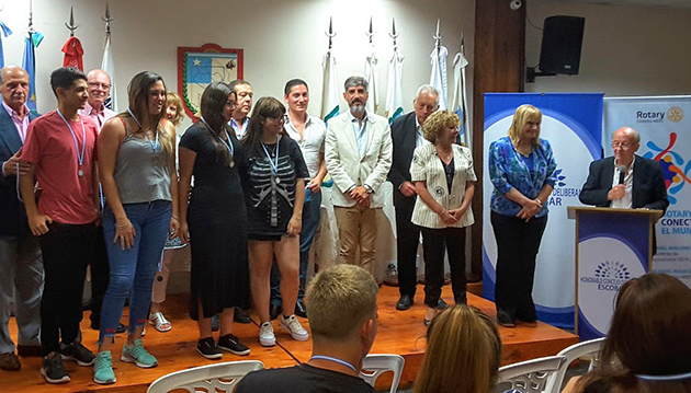 Rotary Club distinguió a los mejores alumnos de las escuelas secundarias