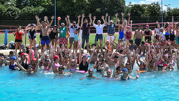 Comenzó la temporada de pileta en los polideportivos municipales