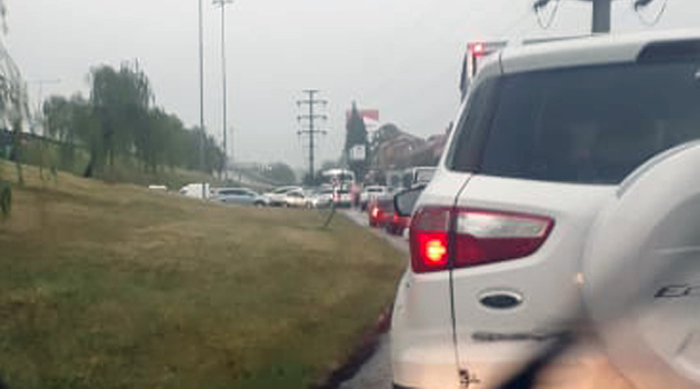 Malestar por el caos vehicular en el puente del Curvón de Garín