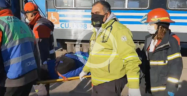 Tren arrolló a un automóvil en el segundo paso a nivel de Maquinista Savio