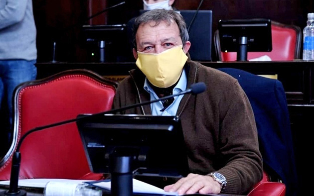 El senador provincial Roberto Costa confirmó que dio positivo de coronavirus