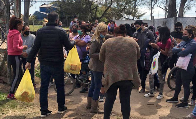 Deportivo Armenio entregó mercaderías a 200 familias del barrio San Miguel