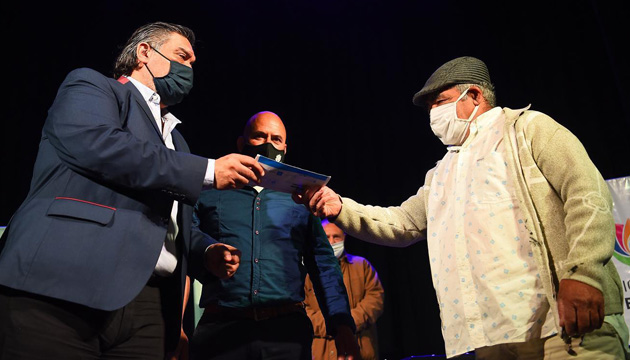 Se realizó la primera entrega de DNI a residentes migrantes de Escobar