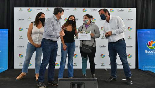 En Garín, Arroyo y Sujarchuk entregaron herramientas a 50 microemprendedores