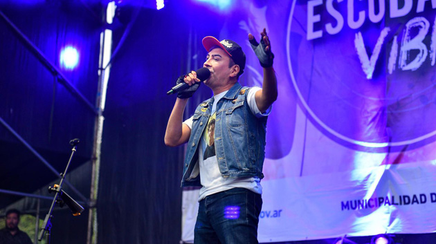 Leo García se presentó en Maschwitz para el cierre del festival Escobar Vibra