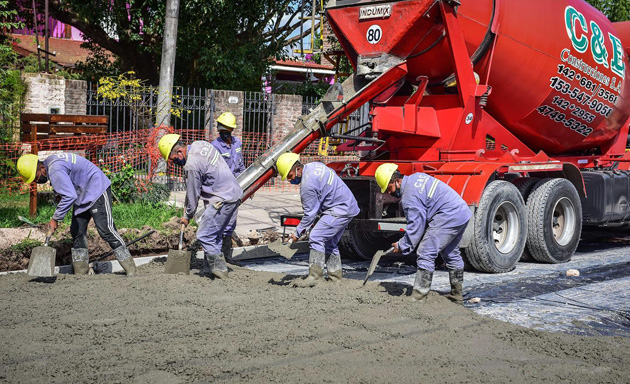 Ya está al 50% la repavimentación de la calle Santiago del Estero en Garín