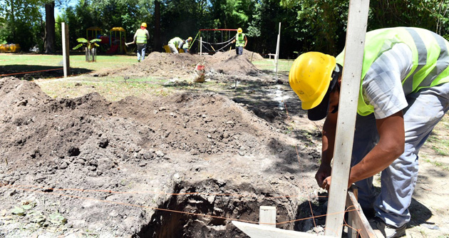 Anuncian aumento de 30% y otras mejoras para los empleados municipales