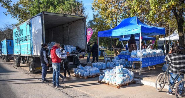 Maquinista Savio recibió la visita del Mercado Federal Ambulante