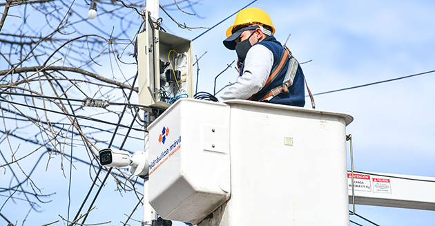 Colocan nuevas cámaras de seguridad en el corredor gastronómico de Maschwitz