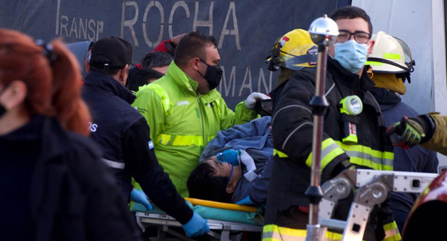 Choque en cadena: Murió el conductor del camión rescatado por los bomberos
